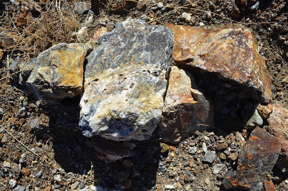 Камни в районе штольни №1