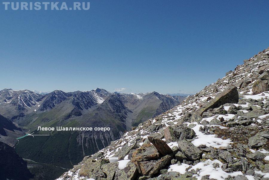 Левое Шавлинское озеро в висячей долине над рекой Левая Шавла, вид с горы Пирамида