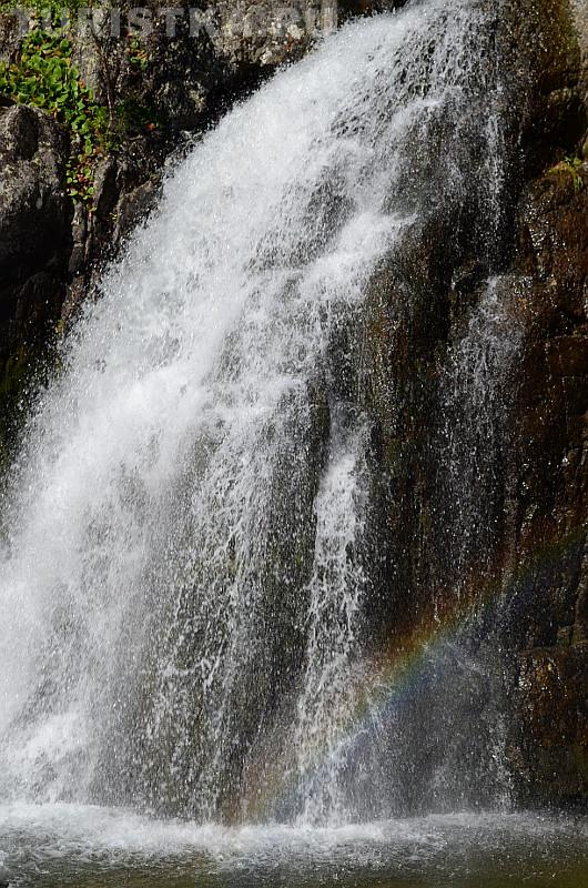 Радуга в водопаде