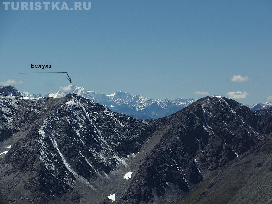 Вид на Белуху с горы Пирамида