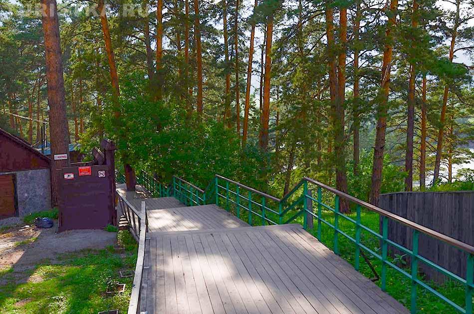 Спуск к мосту на остров Патмос