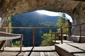 Денисова пещера