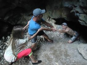 Тащите быстрее, меня кто-то за пятку щекочет! <br>Место съемки: Змеиногорск