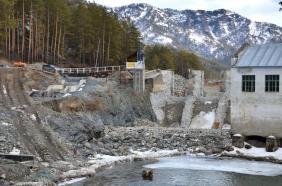 Горный Алтай : Демонтированный слив на Чемальской ГЭС и новый слив