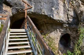 Денисова пещера