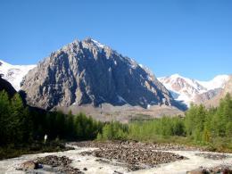 Горный Алтай : Ледник Актру : Гора Кара-Таш утром