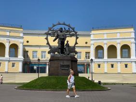 Памятник переселенцам  Алтая Барнаул