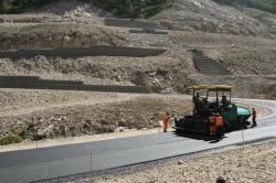 Белокуриха-2 : асфальтирование горной дороги