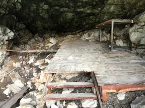 Горный Алтай : Усть-Канская пещера : Раскопки в пещере