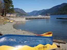 Горный Алтай : Турбазы, базы отдыха на Телецком озере : Туркомплекс Золотое озеро : Причал