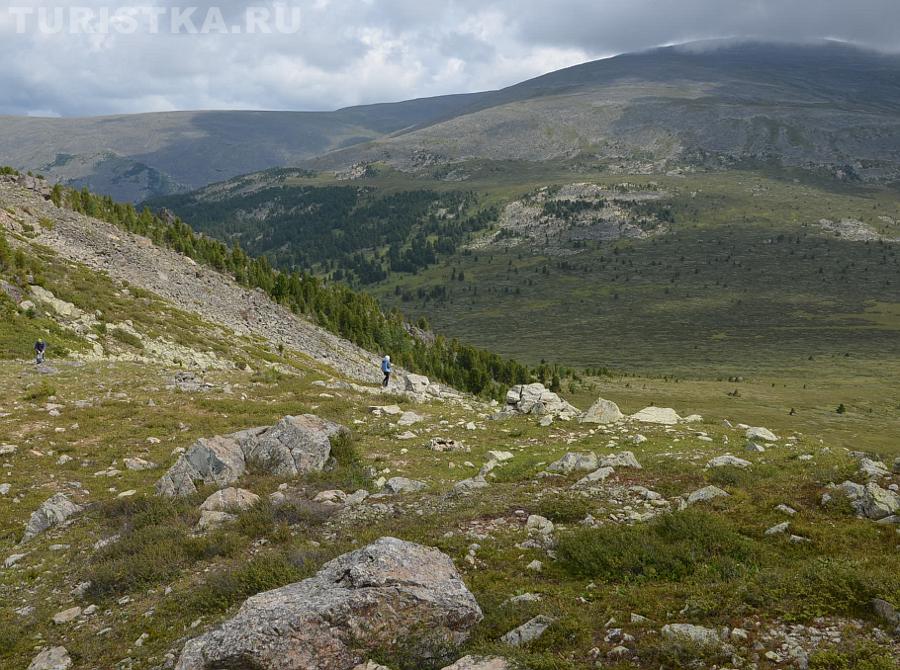 Спуск в каньон к подножию Сарлыка