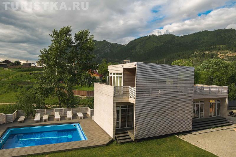 Отель в  Горном Алтае с бассейном