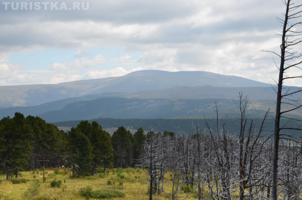 Вид с горы Тияхта на гору Сарлык