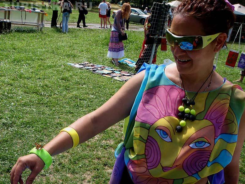 Вотэтно-мастер по батику Яна Тропина