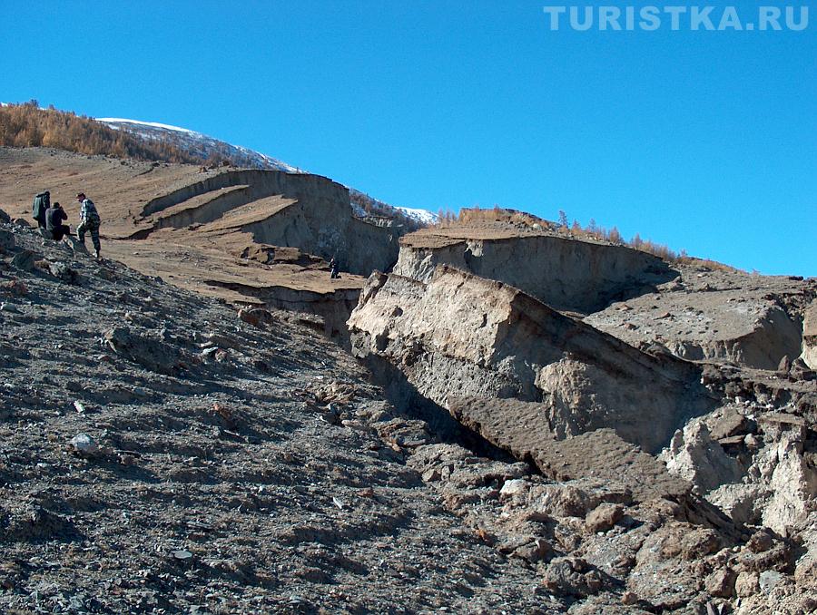Рядом со старым Бельтиром в 2003 г. сразу после землетрясения