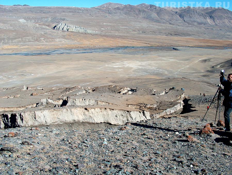 Рядом со старым Бельтиром в 2003 г. сразу после землетрясения