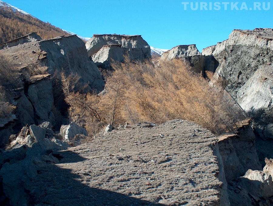 Рядом со старым Бельтиром в 2003 г. сразу после землетрясения