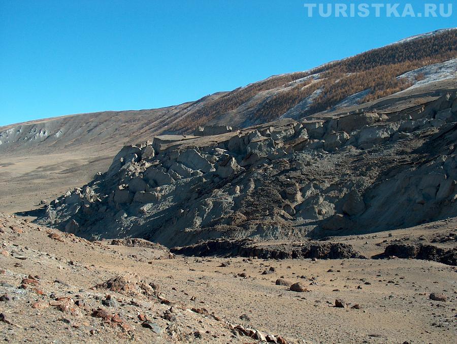 Рядом со старым Бельтиром в 2003 г. сразу после землетрясения