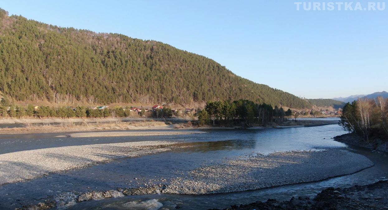 Село Элекмонар и река Катунь