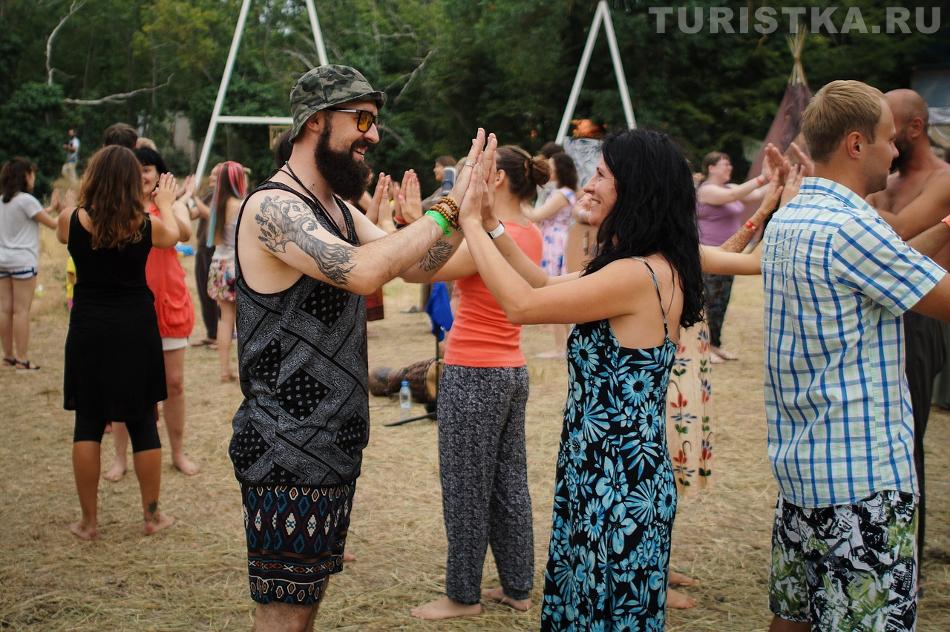 Круговые танцы народов мира с Гайявата