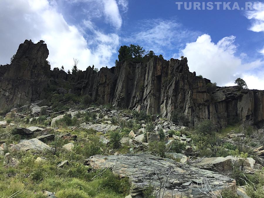 Скалы Ласточкино гнездо 