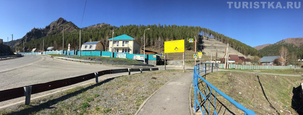 Налево - Чемальский тракт через Узнезю в сторону Бийска, направо дорога в Бешпельтир