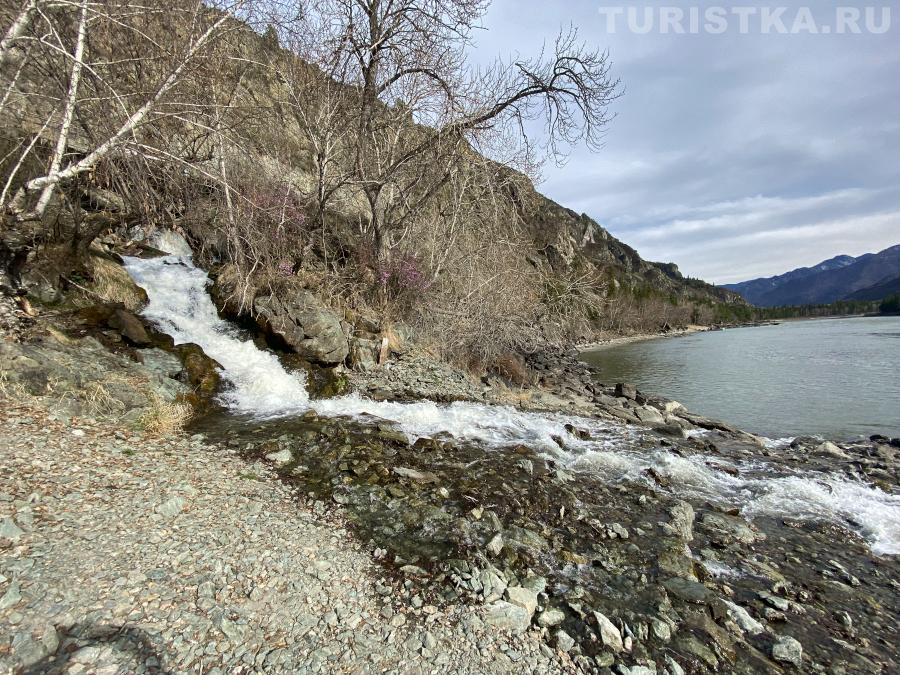 Впадение реки Бельтертуюк в Катунь