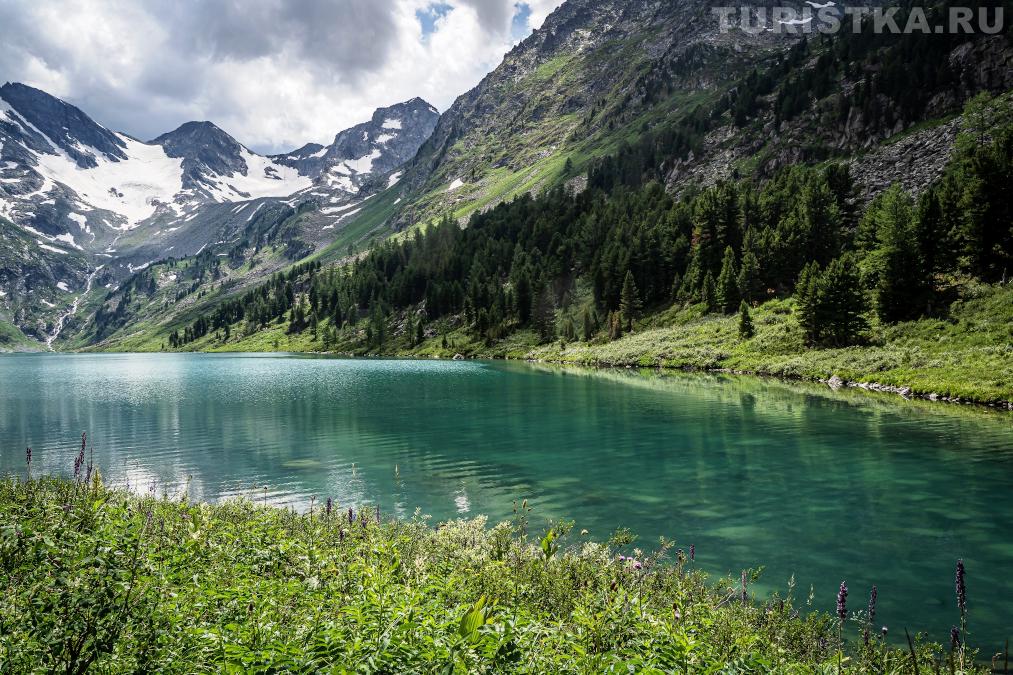 Озеро Поперечное переходит в реку Поперечную