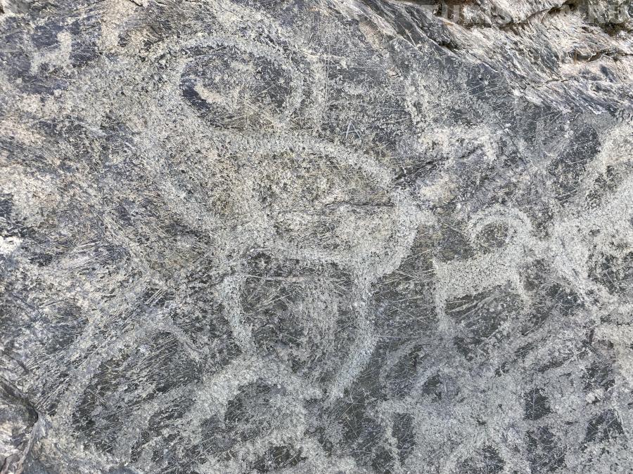 Петроглифы грота Куюлю