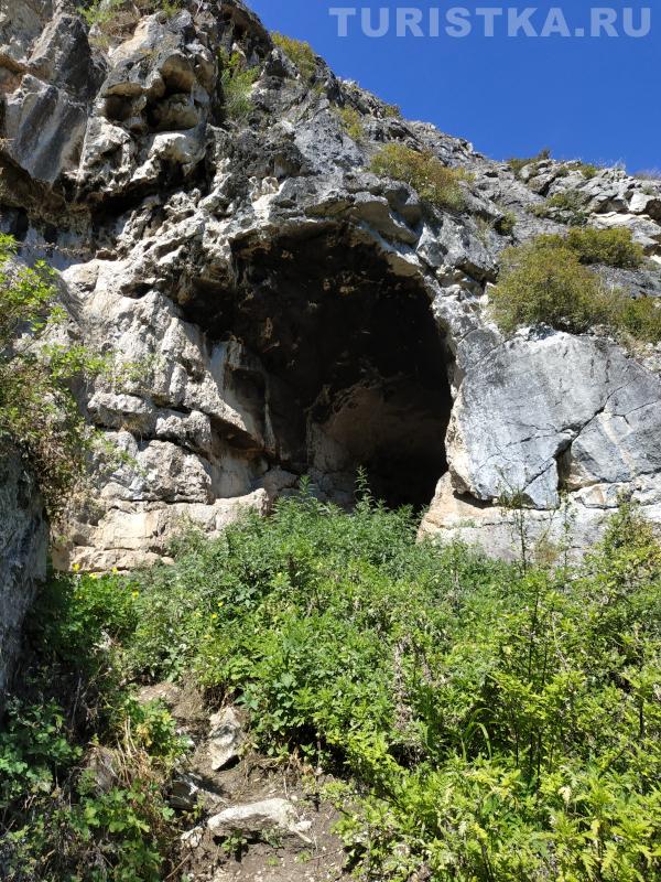 Вход во вторую пещеру