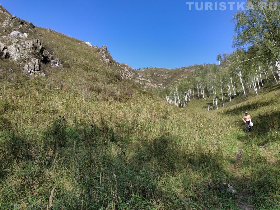 Тропа к пещерам горы Шаманка