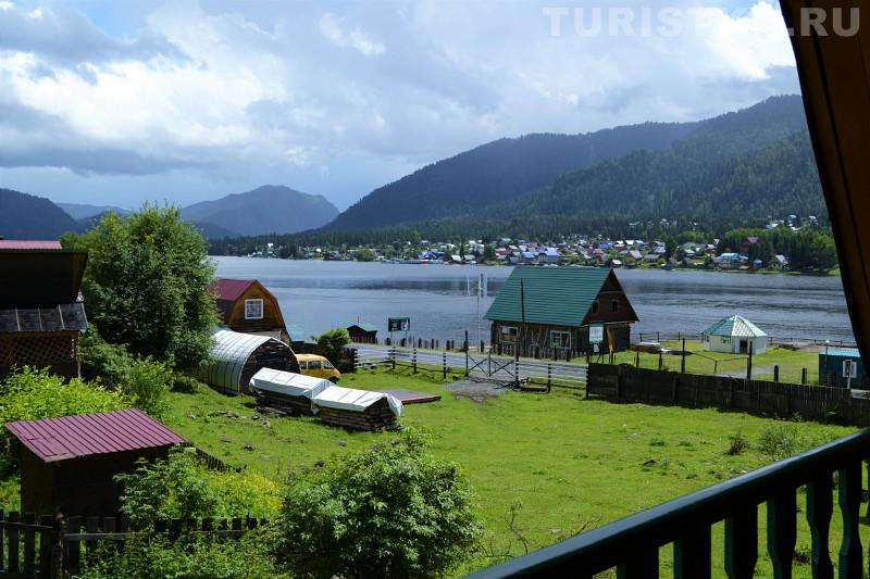 Вид на Телецкое озеро