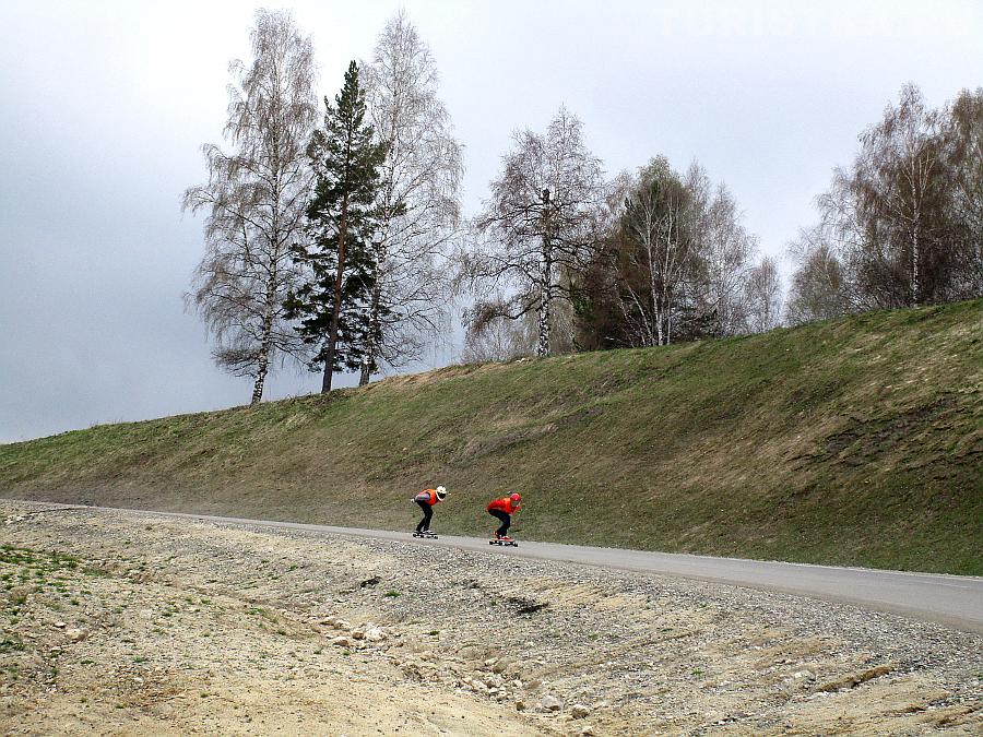 Спуск на скейтах по дороге к Белокурихе-2