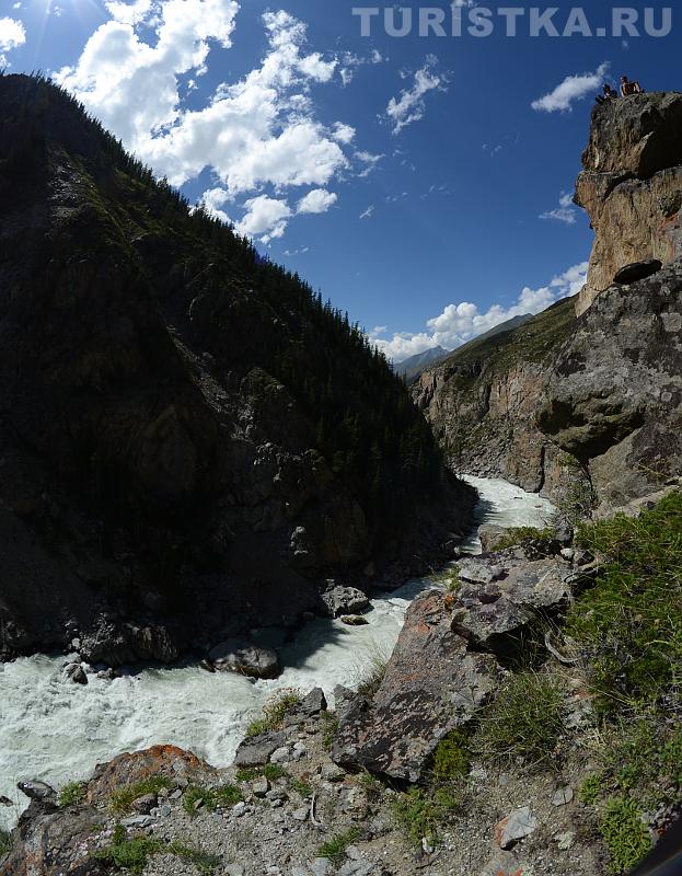 Карагемский прорыв, взгляд вниз по течению Аргута