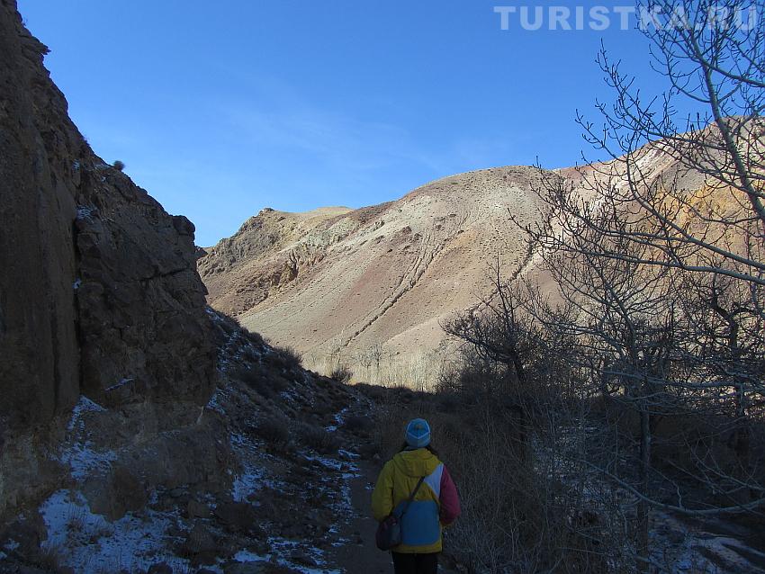 Вход в ущелье реки Кызыл-Чин