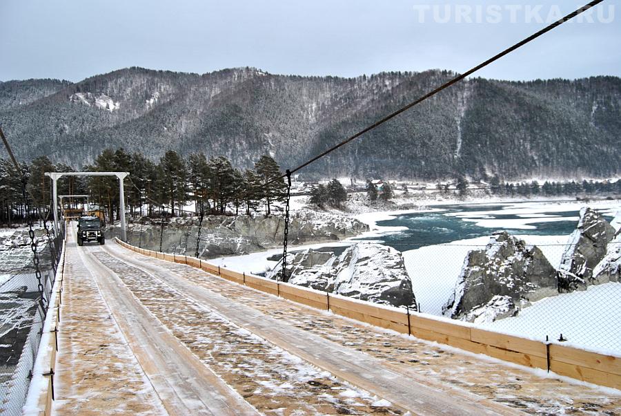 Автомобильный подвесной мост в с. Элекмонар