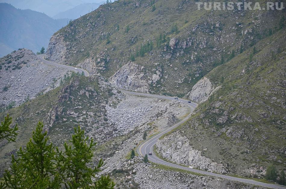 Вид со старой дороги на новую дорогу к Чике-Таману