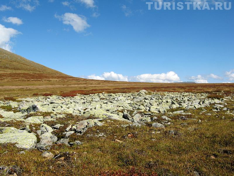 Путь от р. Акчан к озеру Кыргыз, вверх, перпендикулярно долине реки Сарыбель