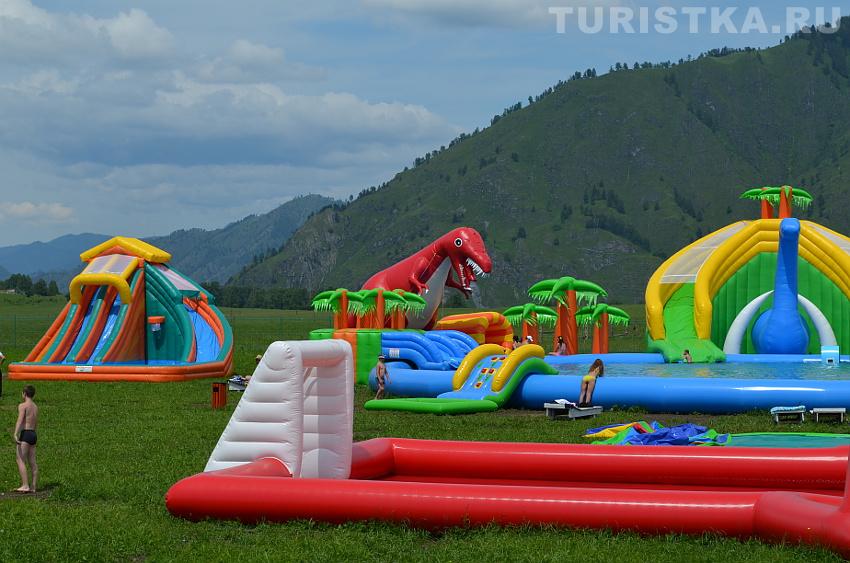 Надувные аттракционы в развлекательном комплексе Рублевка