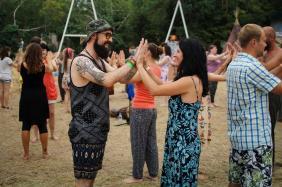 Отдых на Алтае : Фестивали и тренинги на Алтае : Фестиваль музыки и практик «Живое сердце Алтая» : Круговые танцы народов мира с Гайявата  