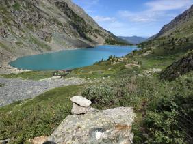 Горный Алтай : В районе Мультинских озер : Озеро Куйгук, вид с южного берега