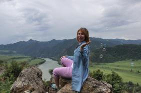 Туристка.Ру : Фотоконкурс СМЕХОТУРИКИ 2024 : Ущелье Че-Чкыш : «Несла камень на самую вершину и думала о рыцаре, а по итогу что...»