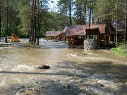 Горный Алтай : Первый летний фестиваль Байана 2014 : Река Сема нашла старое русло на базе Берендеевка