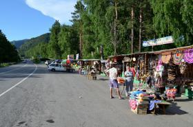 Горный Алтай : Базар около источника Аржан-Суу