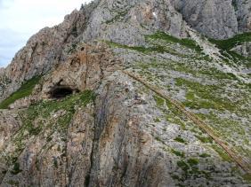 Лестница к пещере