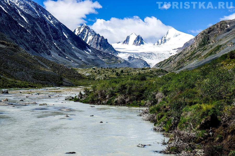 Долина реки Акколь по дороге к Софийскому леднику