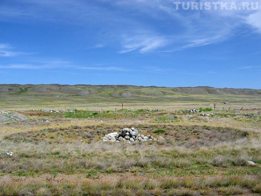 Раскопанный курган на плато Укок