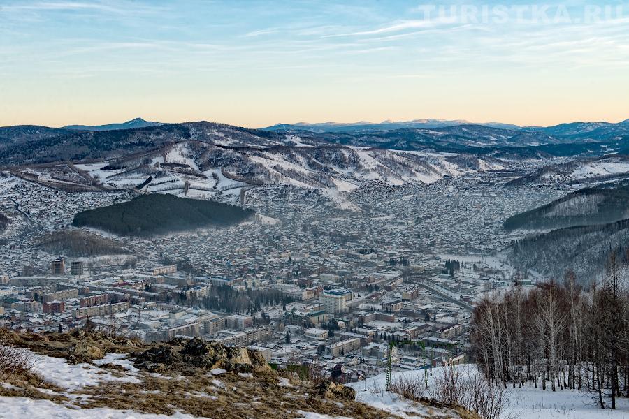 Вид со смотровой площадки на Горно-Алтайск