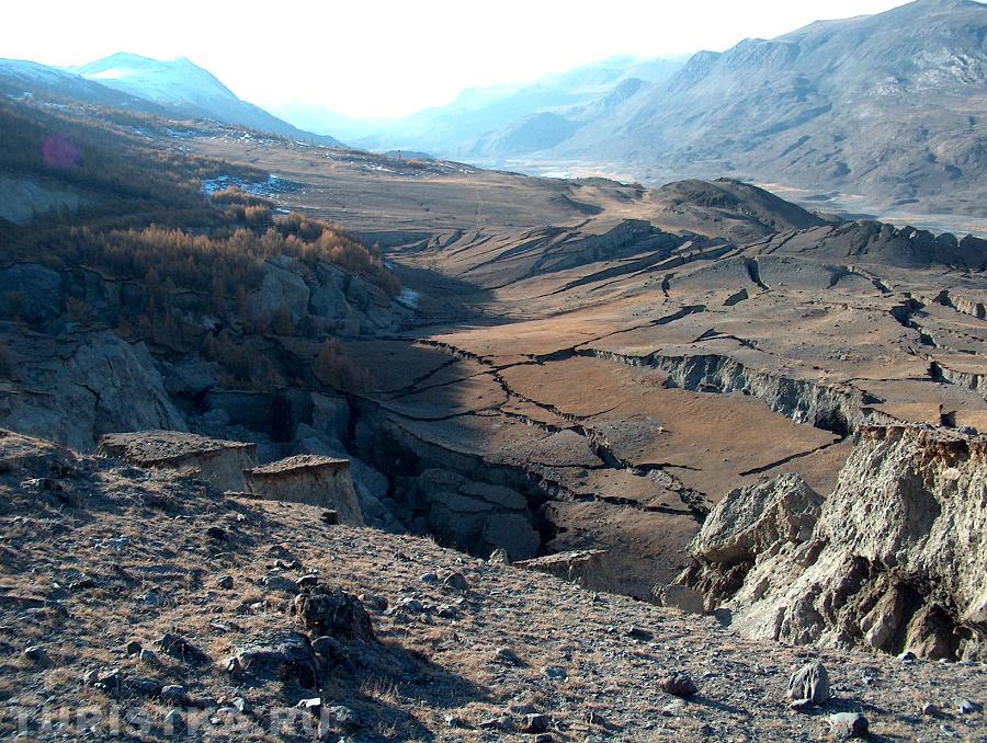 Рядом со старым Бельтиром в 2003 г. сразу после землетрясения