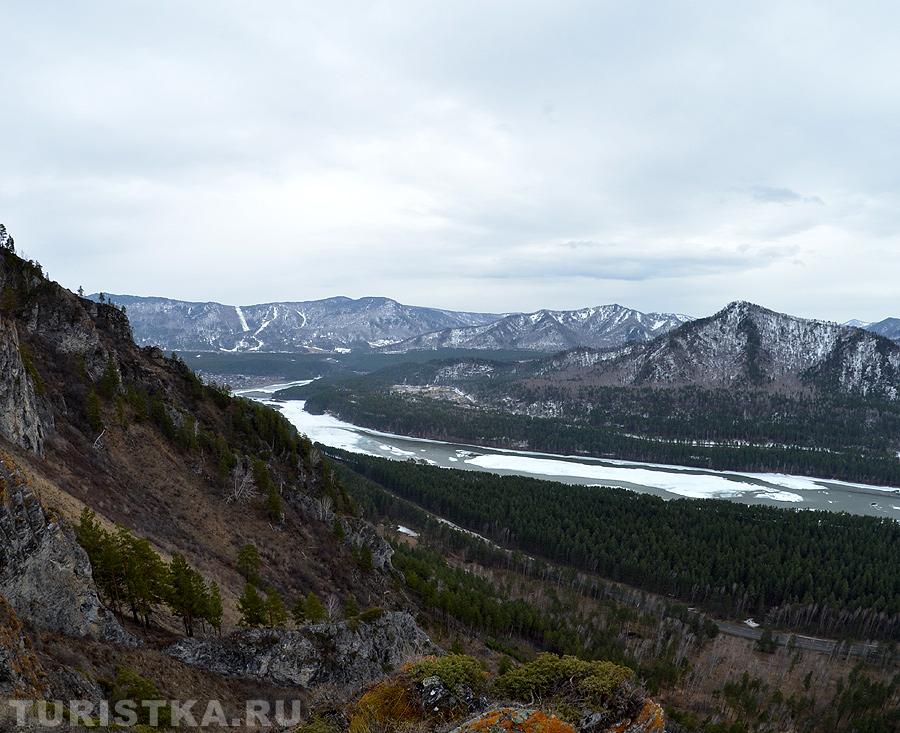 Вид с горы на Катунь возле села Манжерок